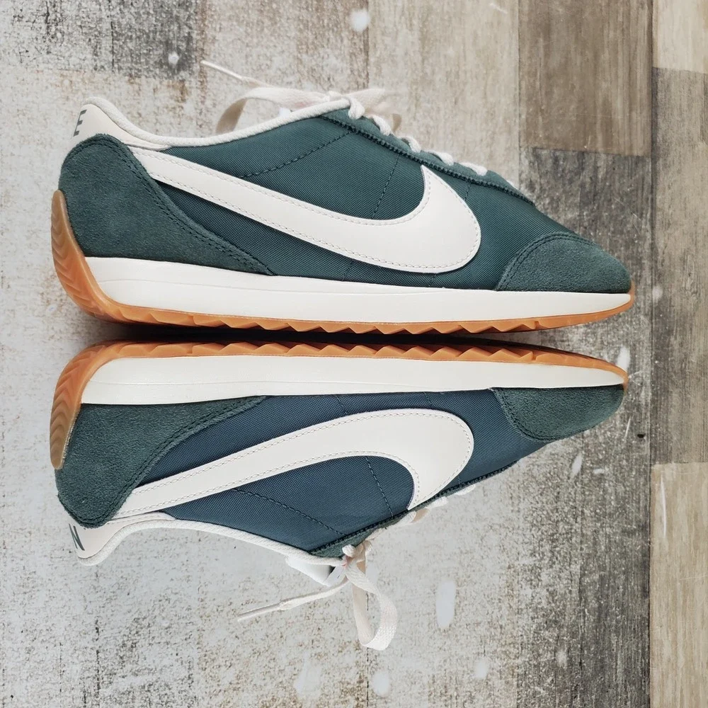 Nike Pacific Womens Shoes Sz 8 Running Green Ivory Gum Suede Lace Up Sneakers